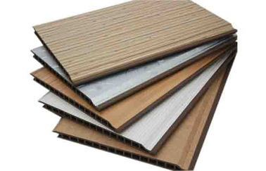 Vギャップ ポリ塩化ビニールの天井板の木の穀物ポリ塩化ビニールは装飾ポリ塩化ビニールの天井のタイルにパネルをはめます