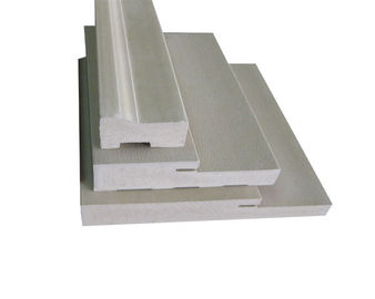 木製パターン ポリ塩化ビニールの放出は WPC によって補強される戸枠の保護の側面図を描きます
