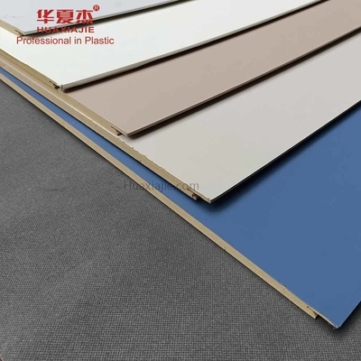 良い価格 装飾的な平面のための600mm*9mm Wpcの壁パネルのクラッディング オンライン