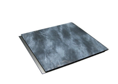 良い価格 洗濯のための蜜蜂の巣ポリ塩化ビニールの壁パネル、ストリップのシャワーの壁パネル オンライン