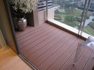 良い価格 防腐性の共押出し Wpc の屋外のフロアーリングのための合成の材木の Decking オンライン