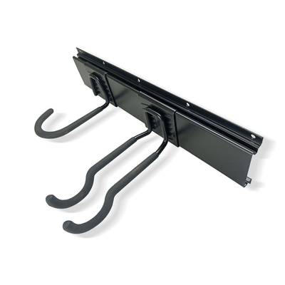 良い価格 ガレージの貯蔵の金属Slatwallはホックおよびねじとの黒い色にパネルをはめる オンライン