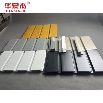 滑らかな表面ポリ塩化ビニールSlatwallのパネルのガレージのパネルの屋内装飾材料