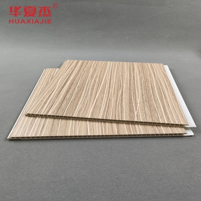 モダンなデザイン 層状PVC壁パネル 250x5mm 木の粒のPVCパネル リビングルームの装飾用