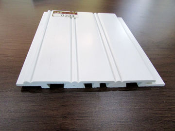 良い価格 ガレージの壁を保護する内部UPVCのビニールのWainscotingのPlanking WPCの壁のクラッディング オンライン