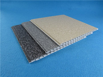 良い価格 熱い押されたポリ塩化ビニールの防水壁パネル/天井板250 * 5mm保証25年の オンライン