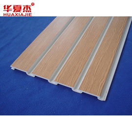 良い価格 UPVC のビニールの Slatwall の付属品のガレージの Slotwall の着色されたパネル オンライン