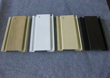 良い価格 109.75*20ポリ塩化ビニールSlatwall構成ポリ塩化ビニールの浴室の壁のクラッディング保証20年の オンライン